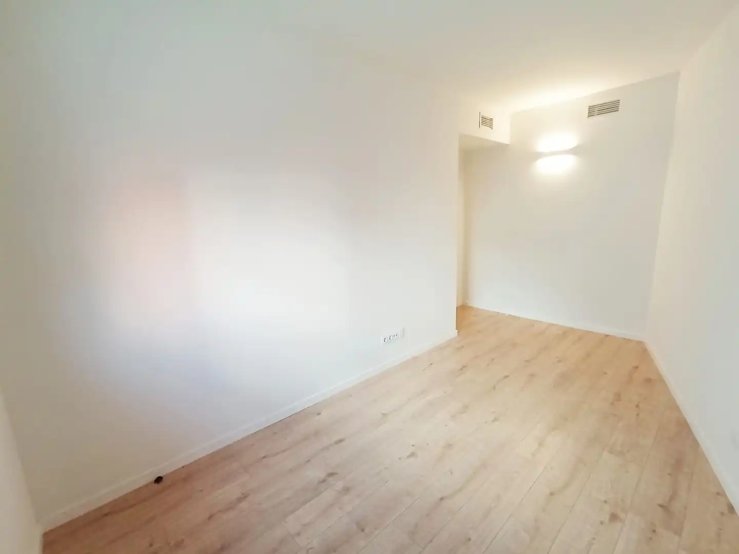 Bedroom of Flat for rent in Terrassa  with Air Conditioner, Heating and Terrace