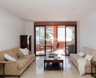 Living room of Apartment for sale in Estepona  with Air Conditioner, Terrace and Furnished