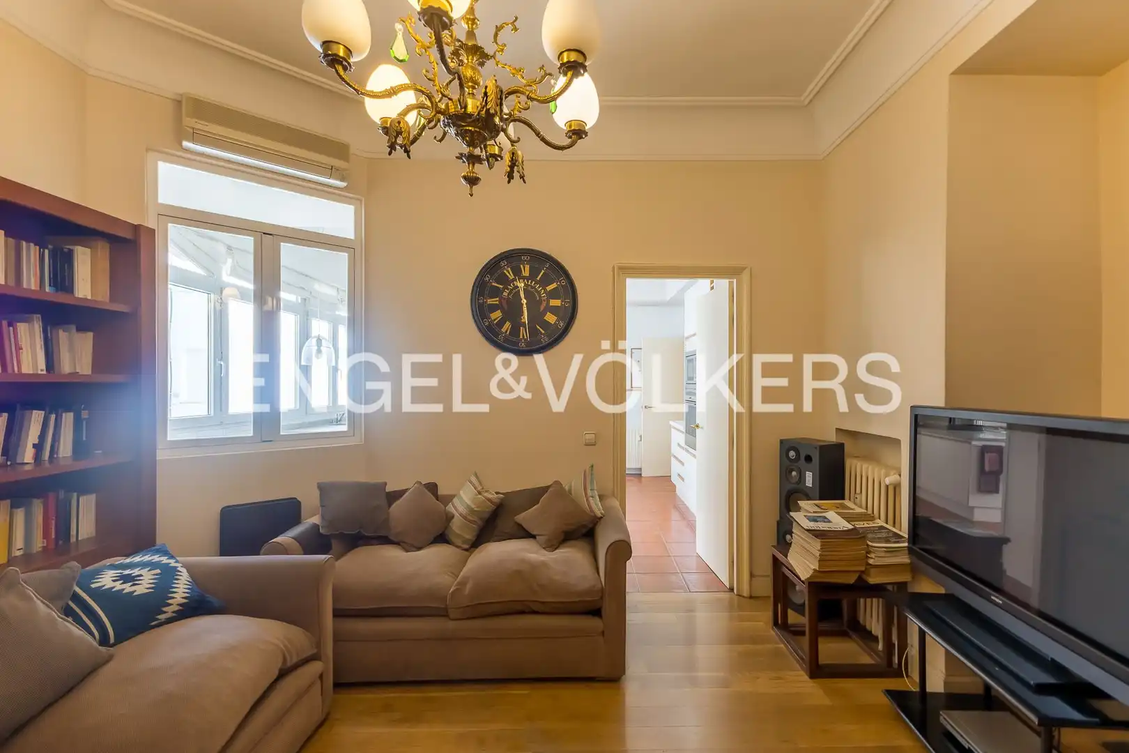 Sala d'estar de Pis en venda en Madrid amb Aire condicionat, Calefacció i Parquet