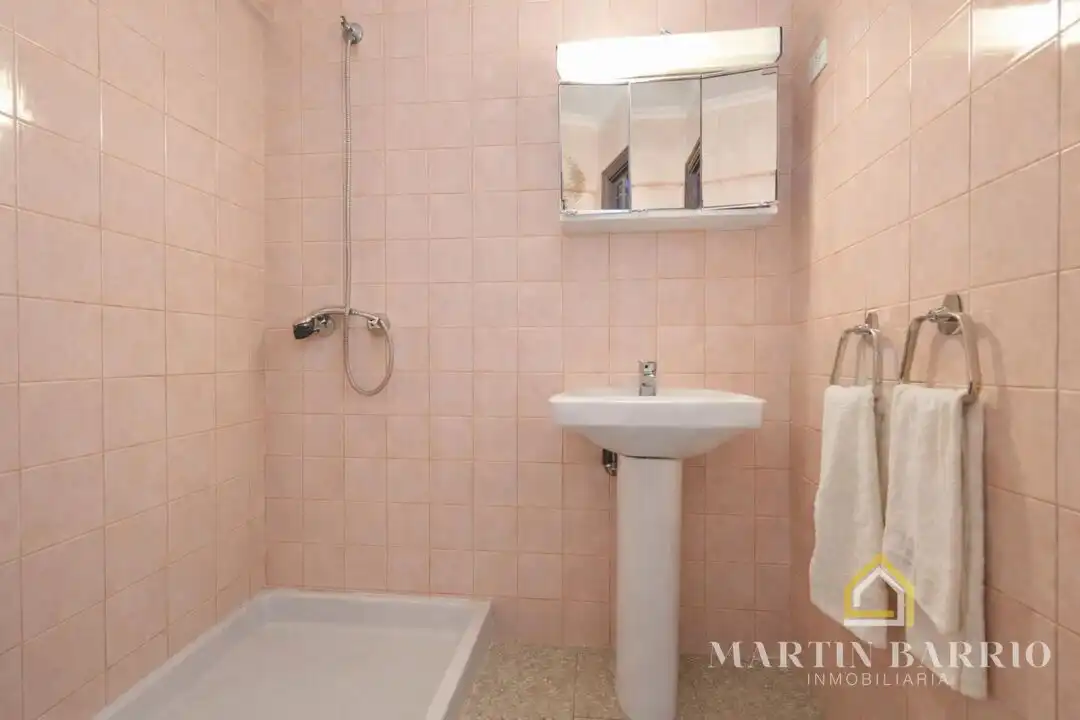 Baño de Piso en venta en Muskiz con Calefacción, Trastero y Alarma