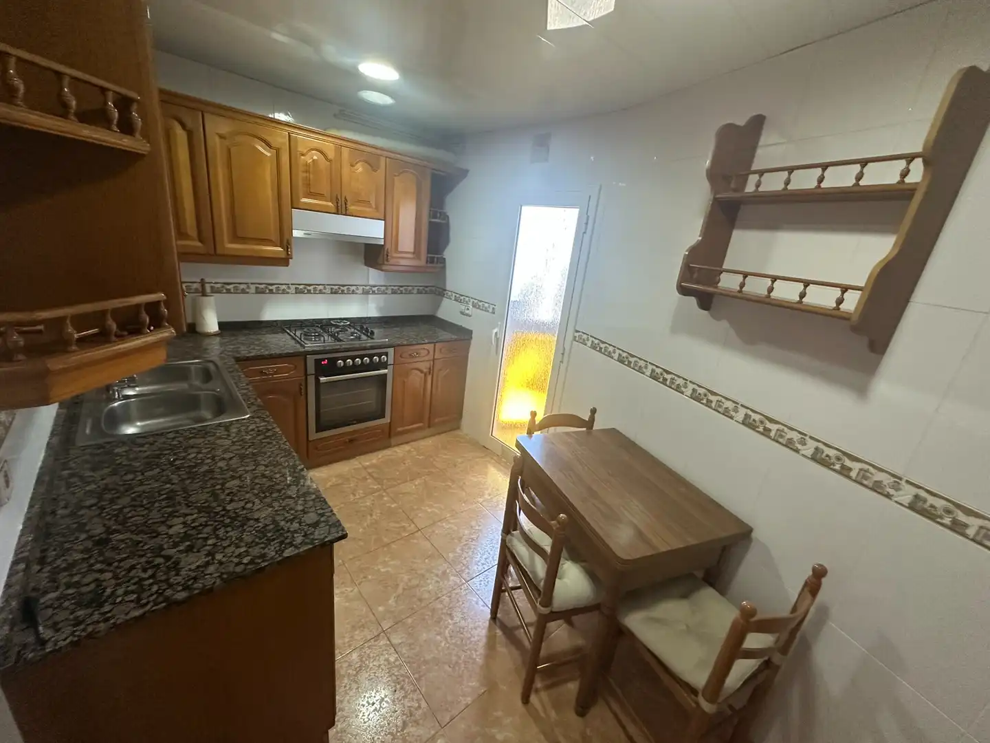 Cuina de Pis en venda en Santa Coloma de Gramenet amb Aire condicionat, Calefacció i Balcó
