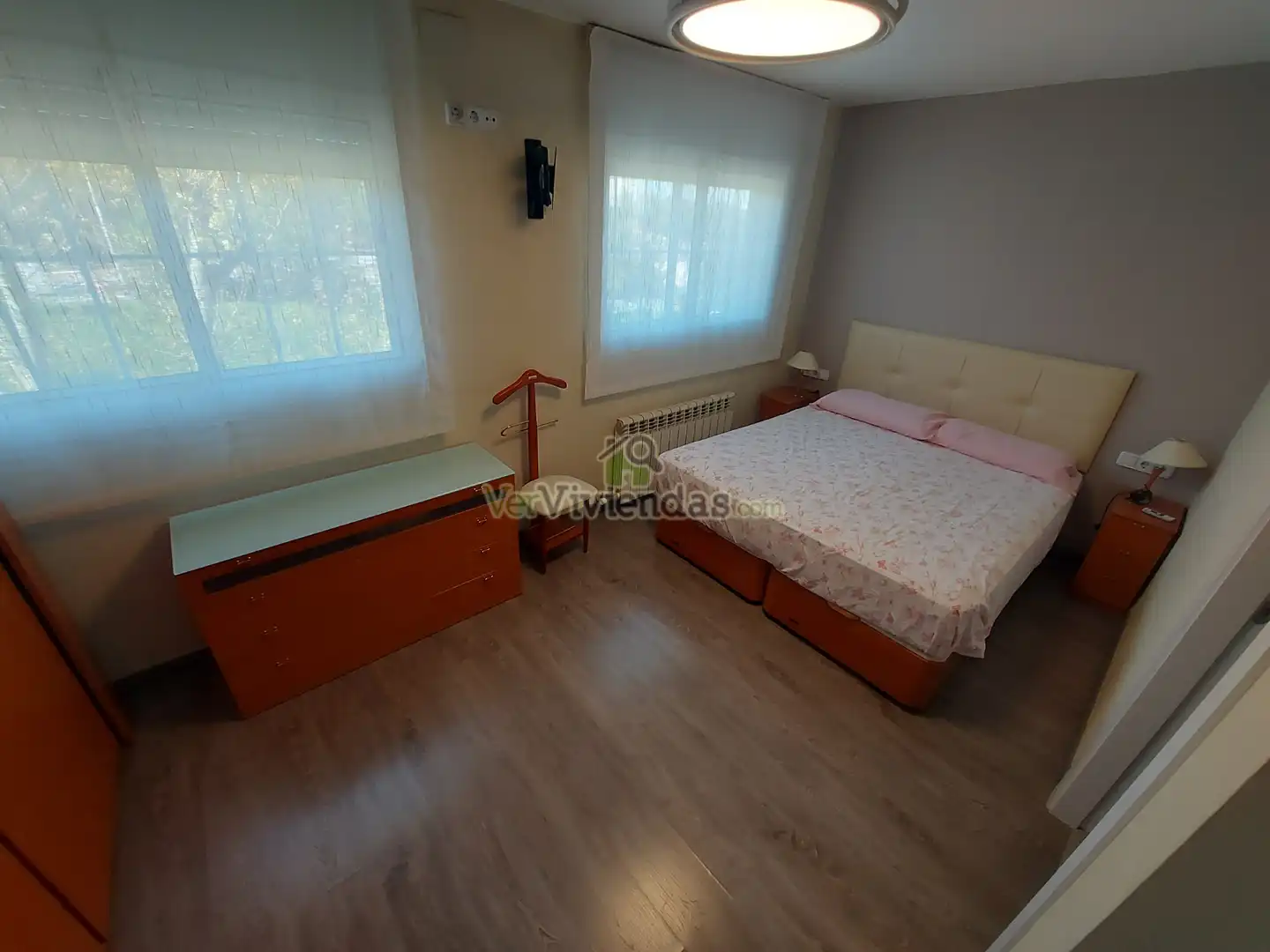 Habitación de Casa adosada en venta en Martorell con Aire acondicionado, Calefacción y Jardín privado