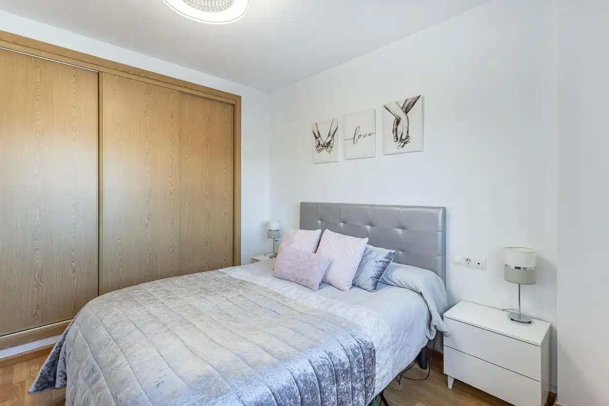 Habitación de Casa adosada en venta en Las Gabias con Piscina comunitaria
