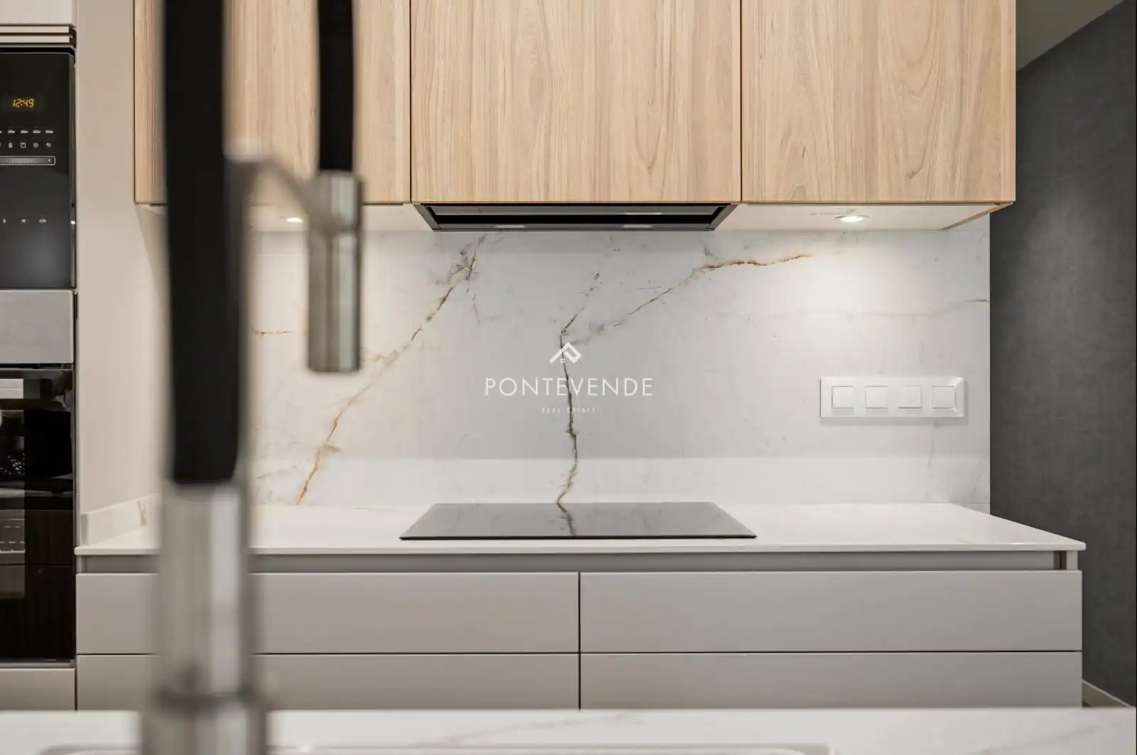 Kitchen of Flat for sale in Pontevedra Capital   with Heating and Storage room