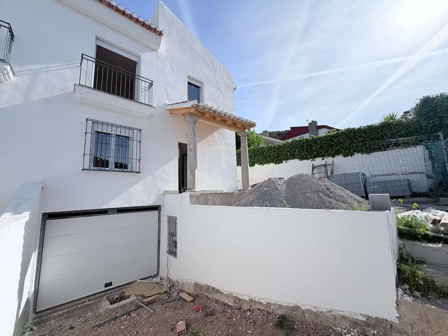 Vista exterior de Casa o xalet en venda en Padul amb Jardí privat, Piscina i Balcó