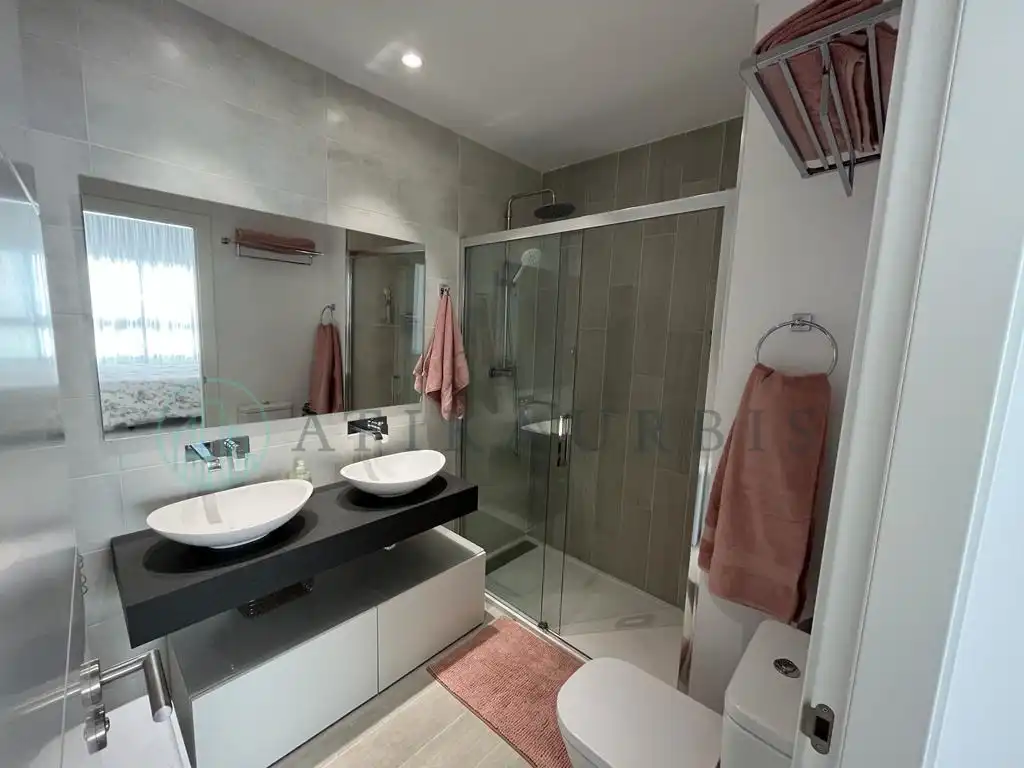 Baño de Ático de alquiler en Málaga con Aire acondicionado, Terraza y Piscina