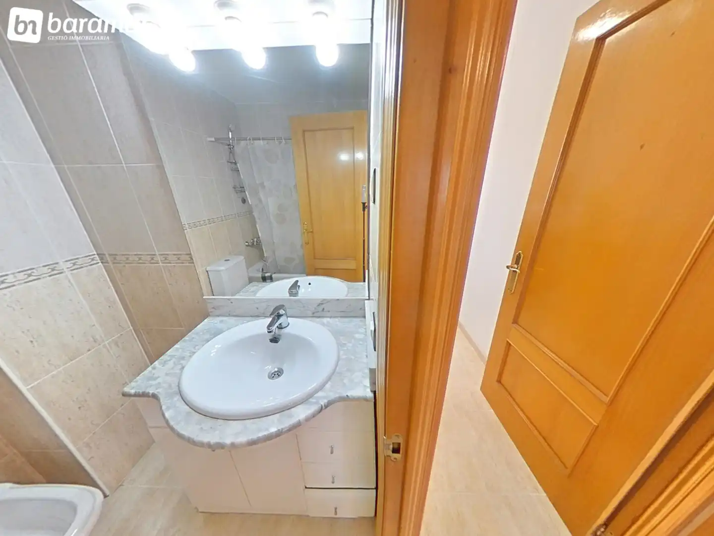 Baño de Apartamento en venta en El Vendrell con Terraza y Piscina comunitaria
