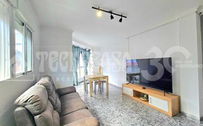 Sala d'estar de Pis en venda en Las Palmas de Gran Canaria amb Balcó