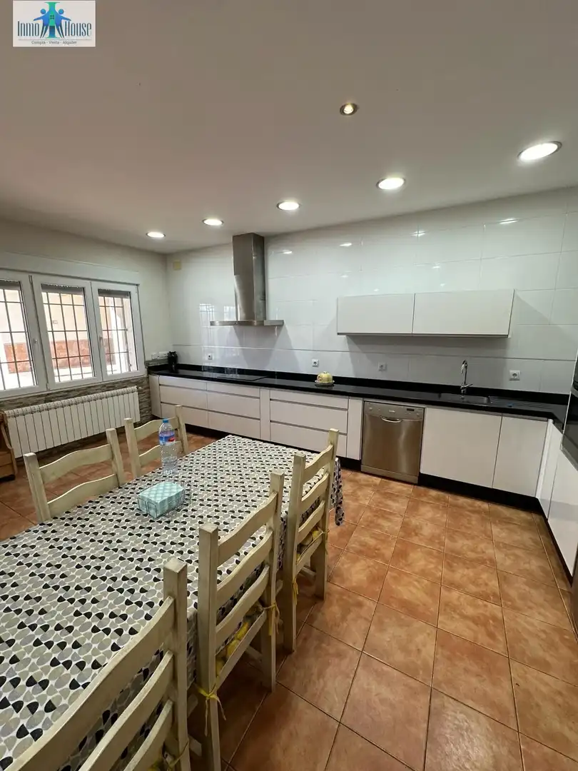 Cuina de Casa o xalet en venda en Albacete amb Aire condicionat, Jardí privat i Parquet