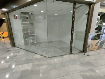 Local comercial de lloguer a Avenida Ronda de los Tejares 13