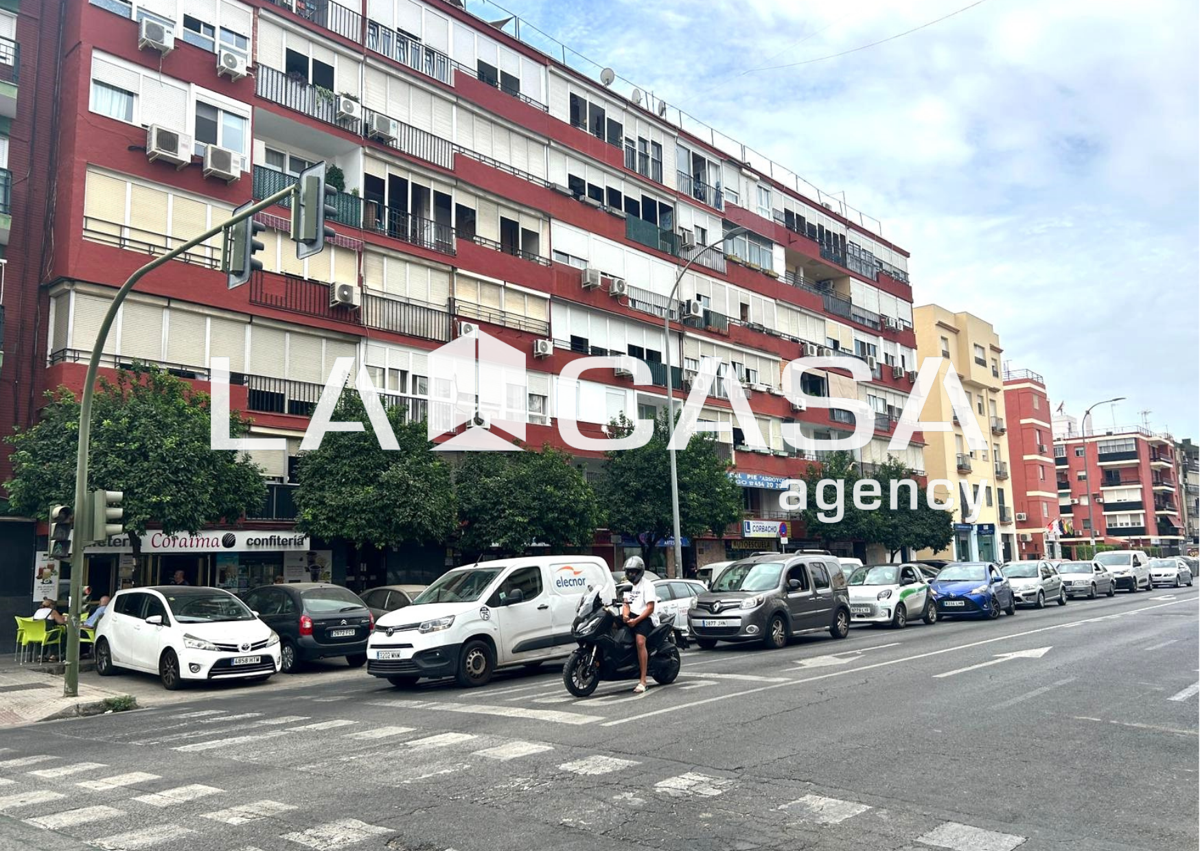 Vista exterior de Pis en venda en  Sevilla Capital amb Terrassa