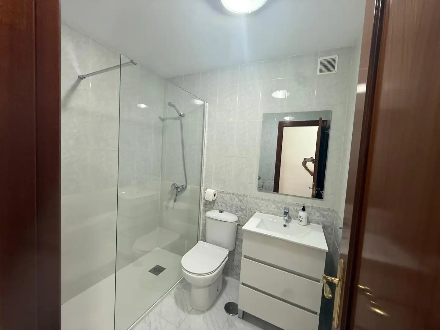 Bathroom of Flat for share in Málaga  with Air Conditioner, Terrace and Furnished