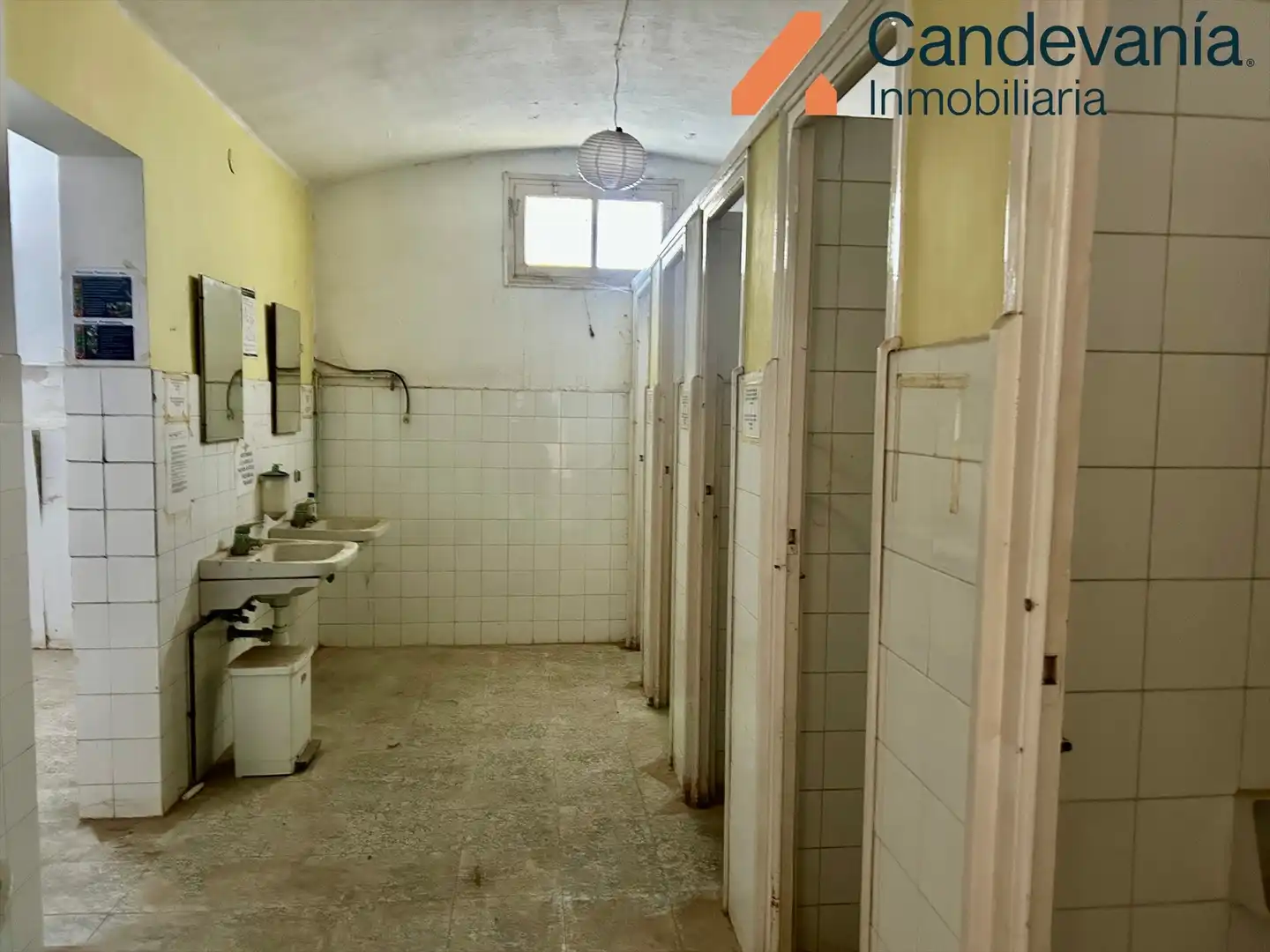 Baño de Nave industrial en venta en Zuera