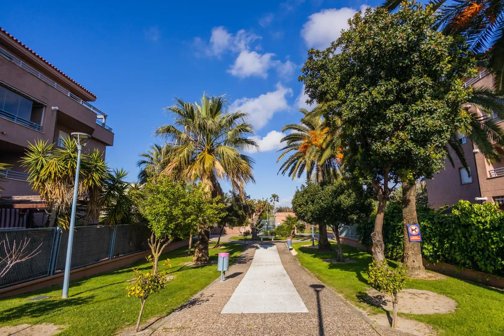 Vista exterior de Pis en venda en Sanlúcar de Barrameda amb Aire condicionat, Calefacció i Jardí privat