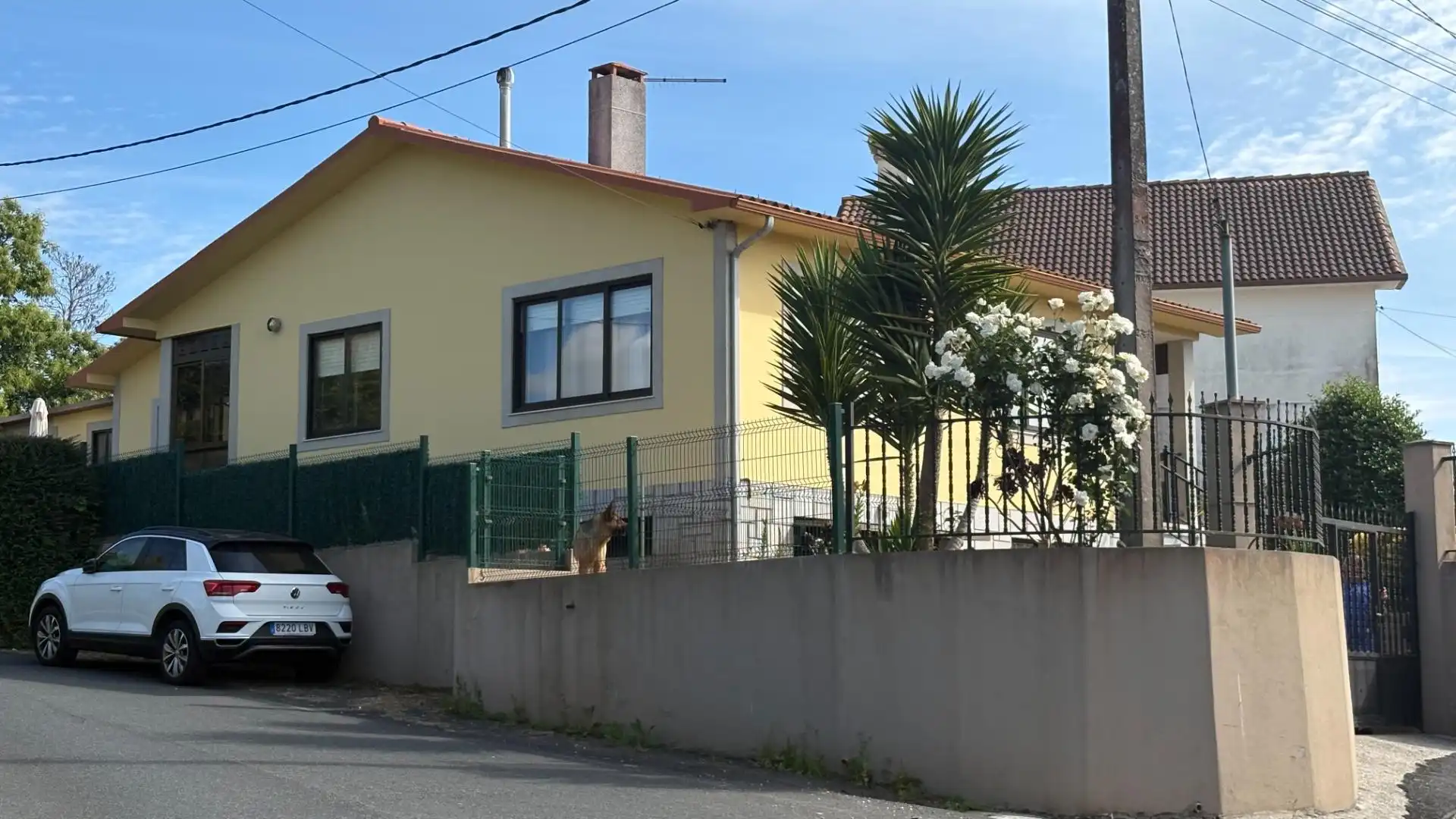 Vista exterior de Casa o xalet en venda en Mugardos amb Calefacció