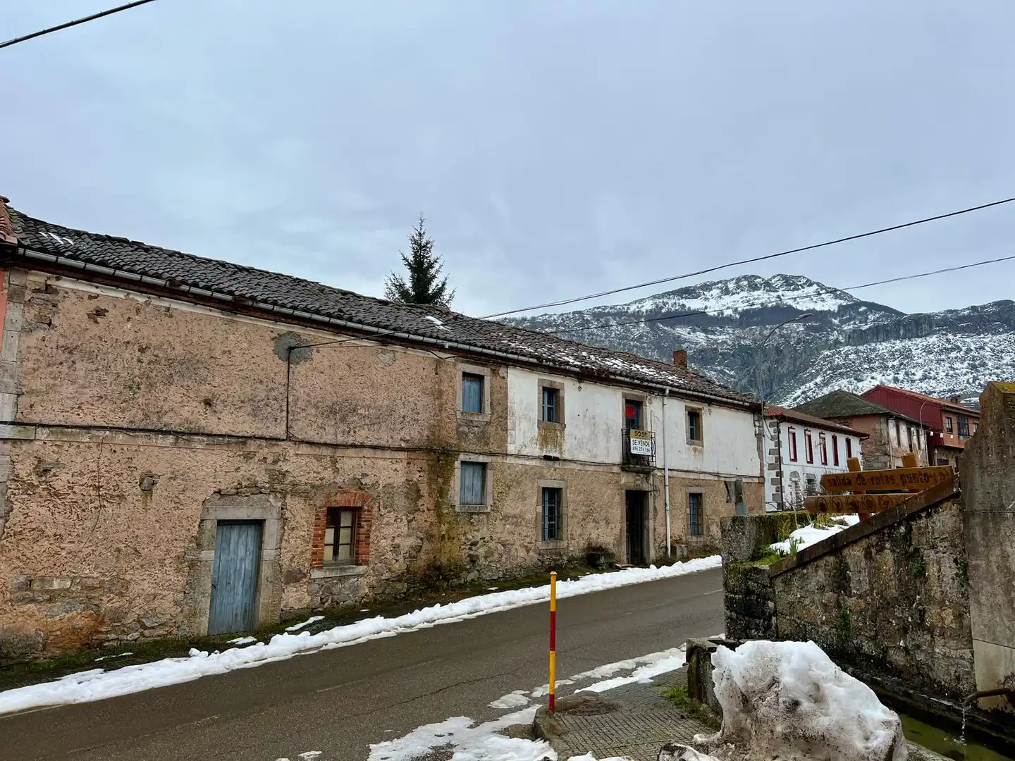 Exterior view of Country homes for sale in La Pola de Gordón   with Private garden
