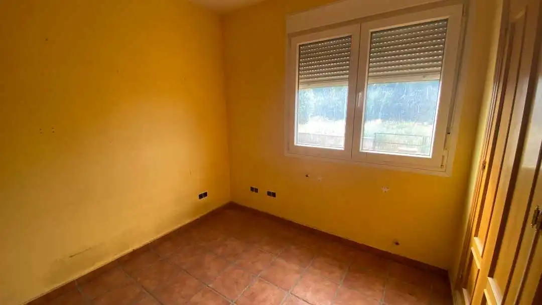 Dormitori de Casa adosada en venda en Tórtola de Henares amb Jardí privat, Terrassa i Balcó