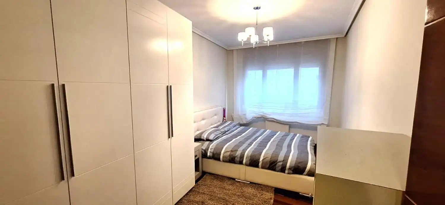 Habitación de Piso en venta en Bilbao  con Calefacción y Trastero