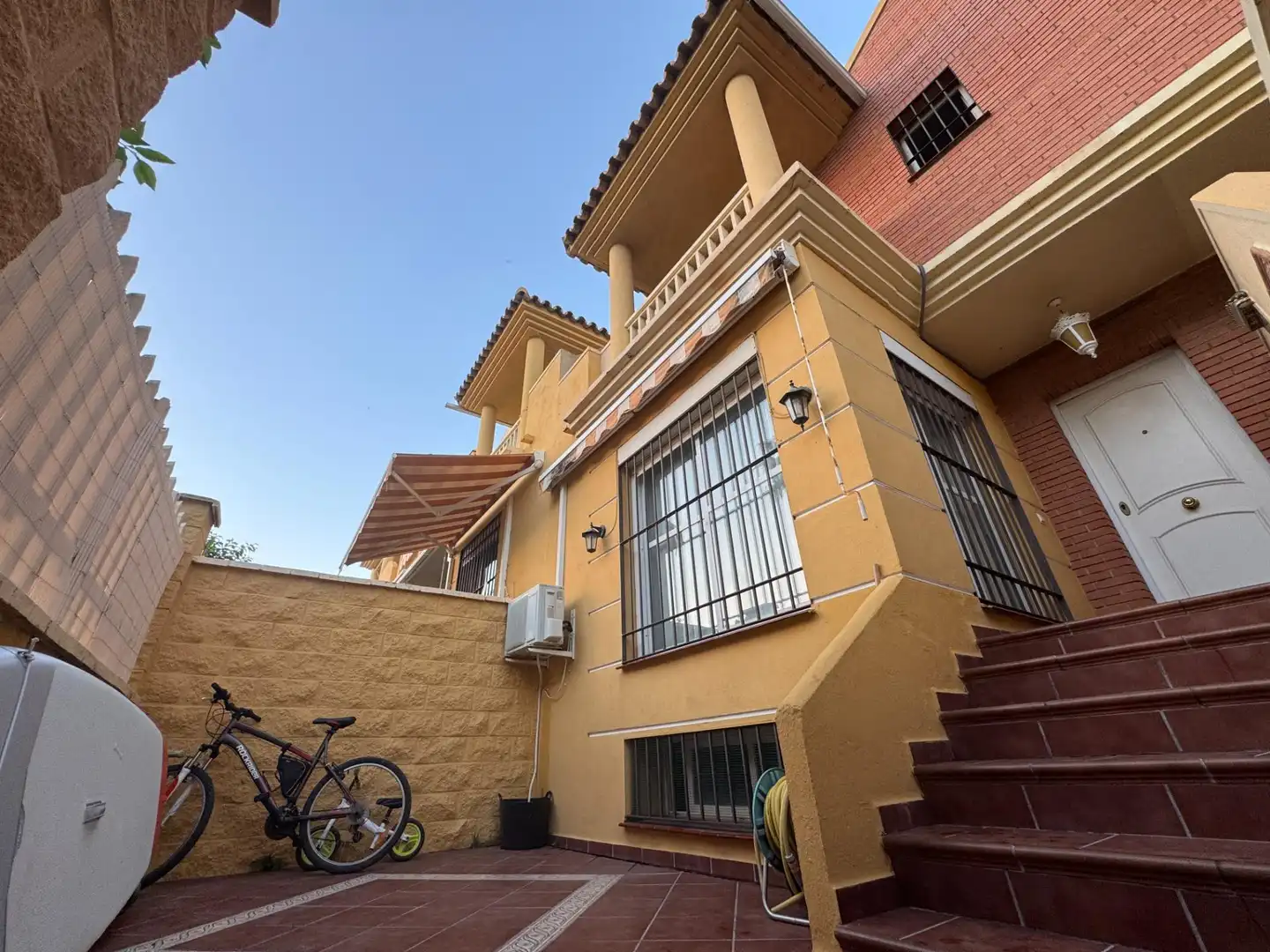 Exterior view of Detached homes for sale in Rincón de la Victoria  with Air Conditioner, Balcony and Community pool