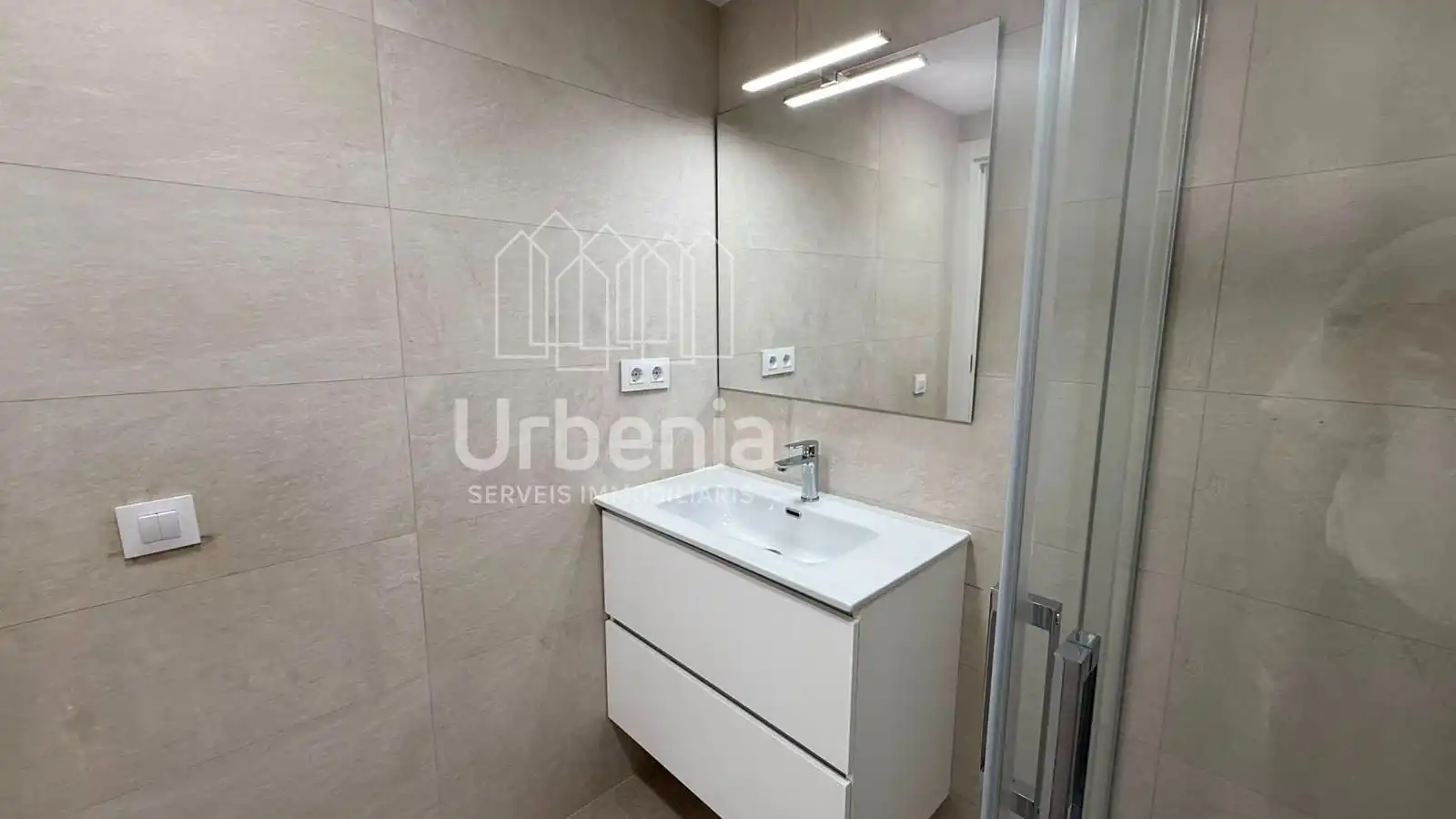 Badezimmer von Wohnung zur Miete in Canet de Mar mit Heizung und Terrasse