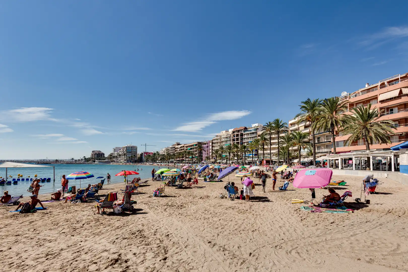 Vista exterior de Estudio de alquiler en Torrevieja con Amueblado, Lavadora y Microondas