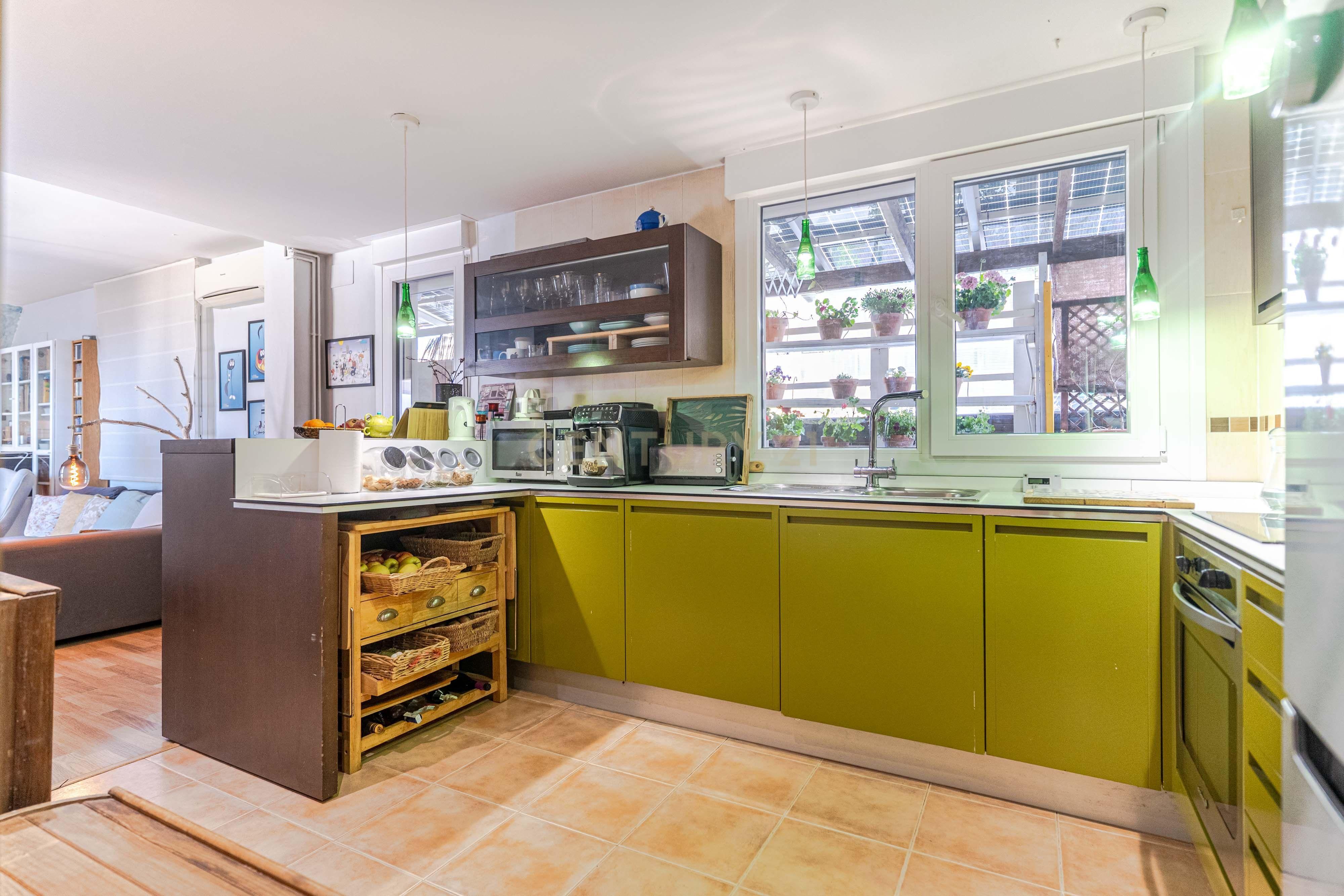 Küche von Wohnungen zum Verkauf in Monachil mit Klimaanlage, Abstellraum und Waschmaschine