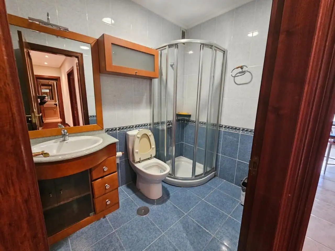 Bathroom of Flat for rent in Ourense Capital   with Heating, Parquet flooring and Furnished