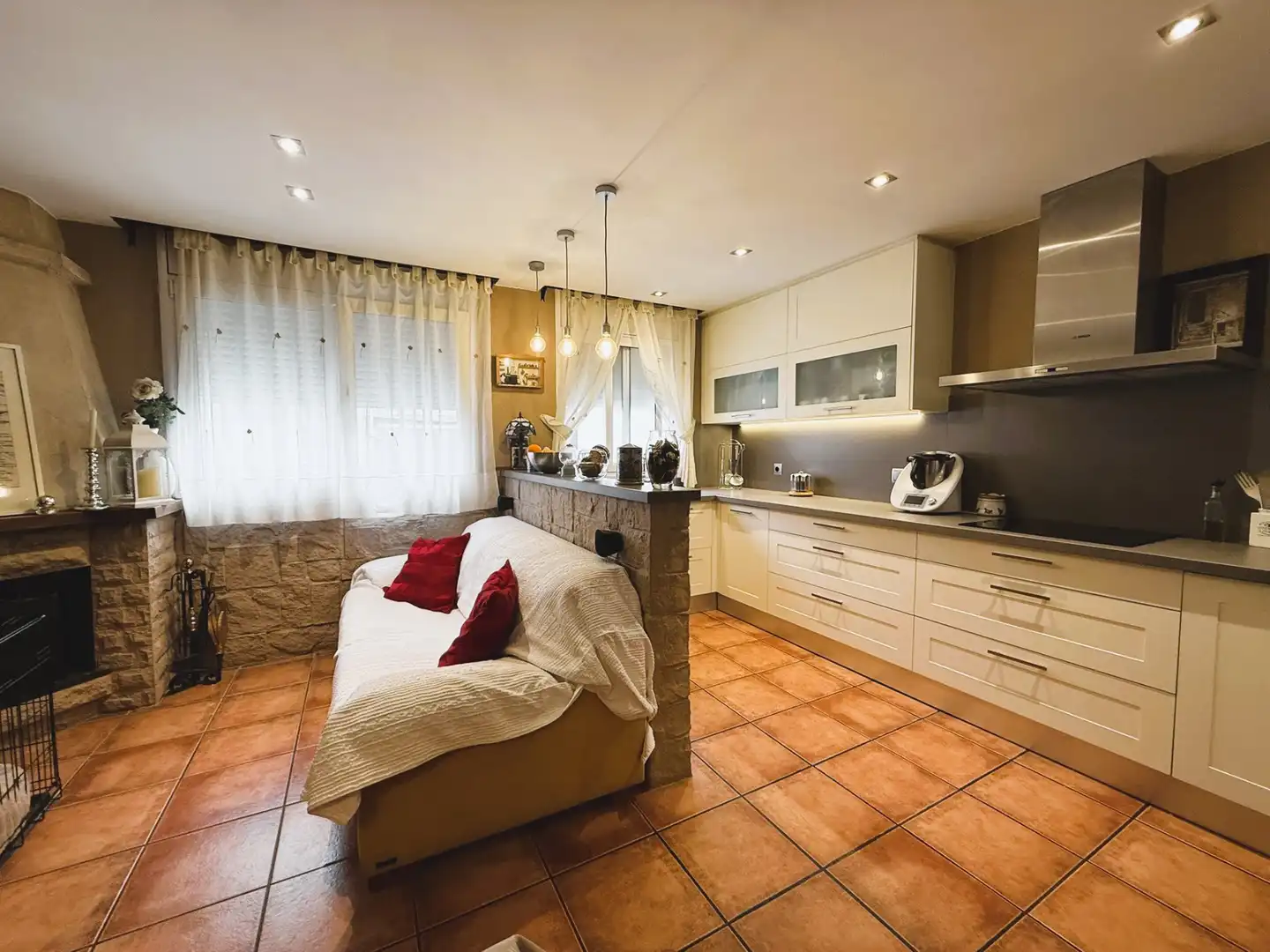 Cuina de Casa adosada en venda en Les Franqueses del Vallès amb Aire condicionat, Calefacció i Parquet