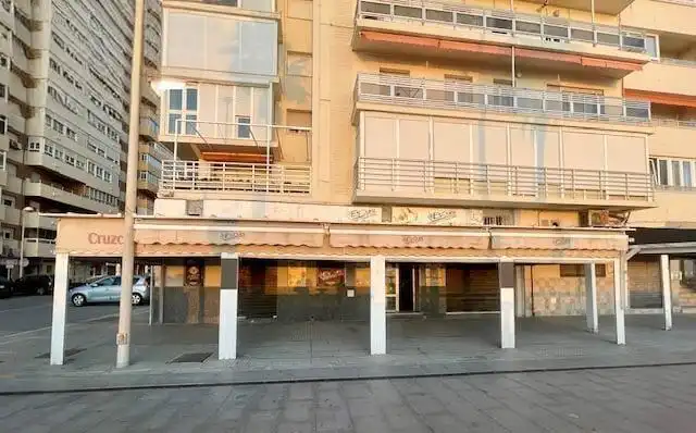 Vista exterior de Local en venta en  Cádiz Capital con Terraza