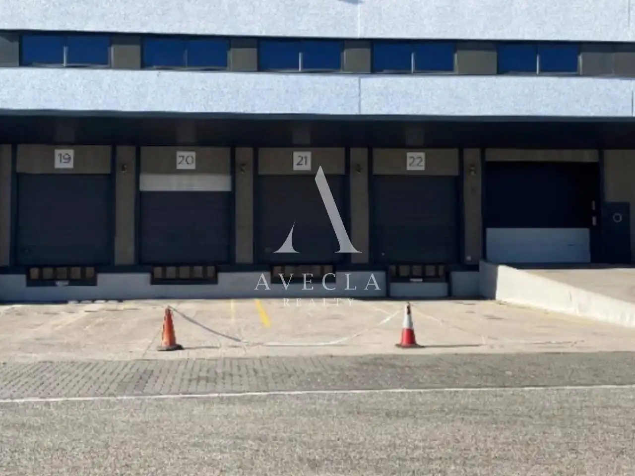 Außenansicht von Fabrikhallen zur Miete in Barcelona