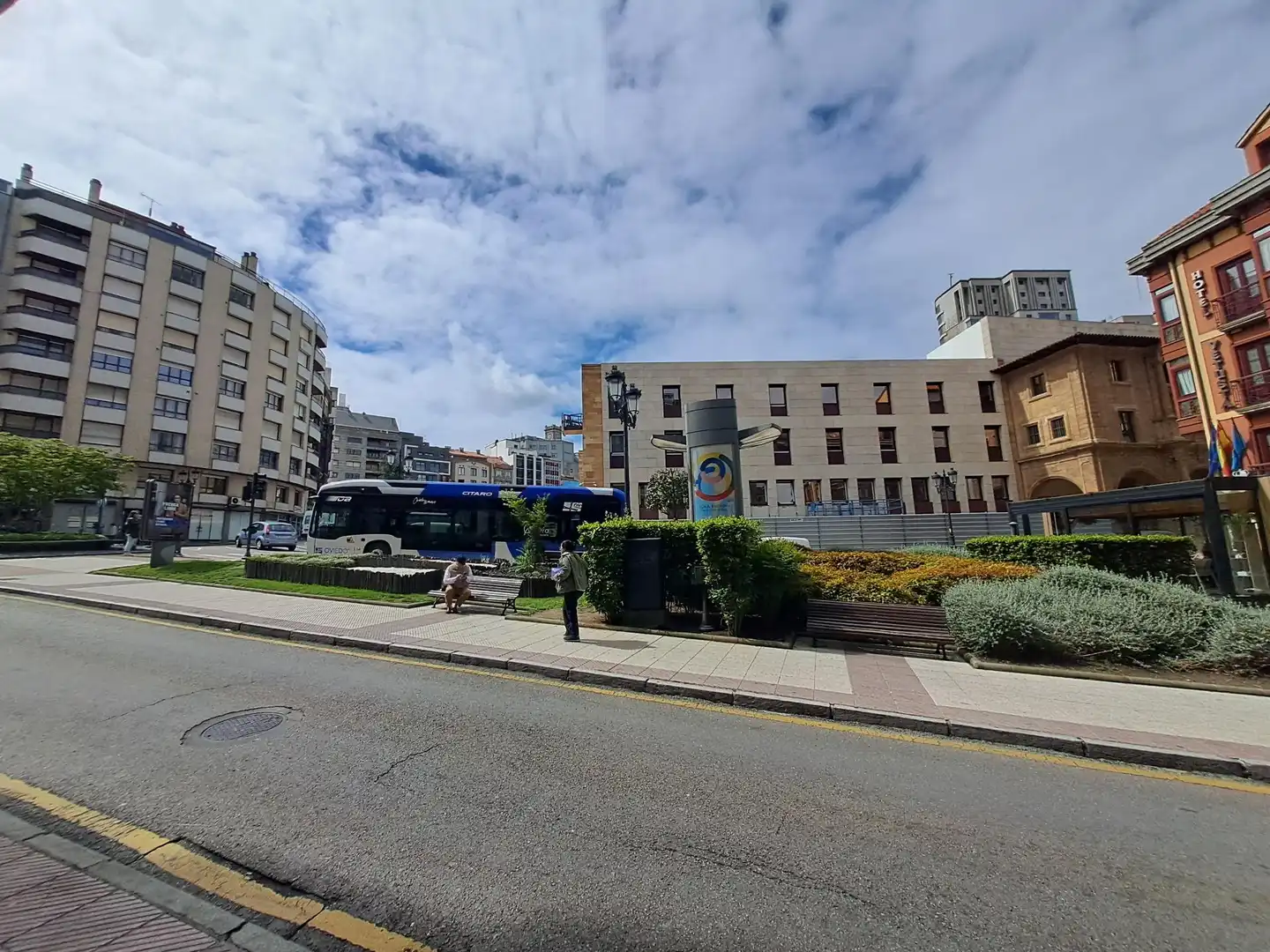 Vista exterior de Pis en venda en Oviedo  amb Traster