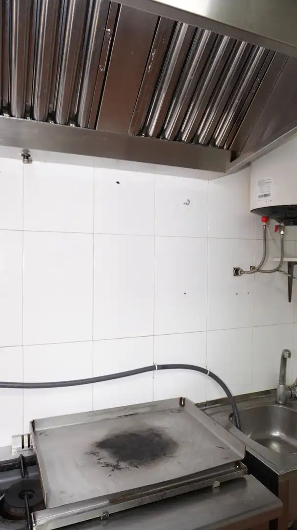 Badezimmer von Geschaftsraum zum Verkauf in Motril mit Klimaanlage und Möbliert