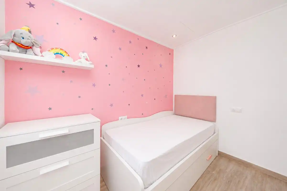 Habitación de Casa adosada en venta en Torrevieja con Calefacción