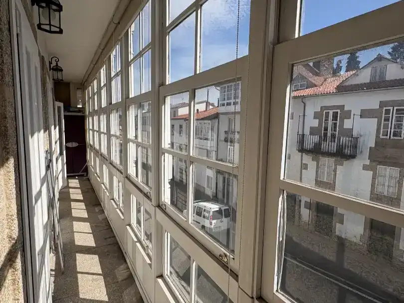 Vista exterior de Piso en venta en Santiago de Compostela 