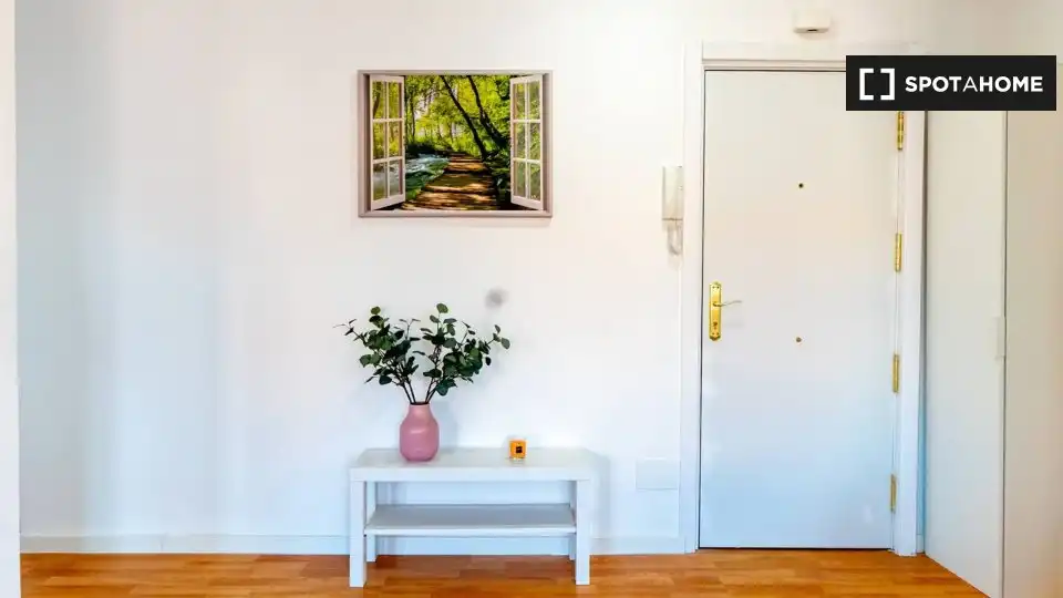 Flat for rent in Madrid  with Air Conditioner, Heating and Furnished
