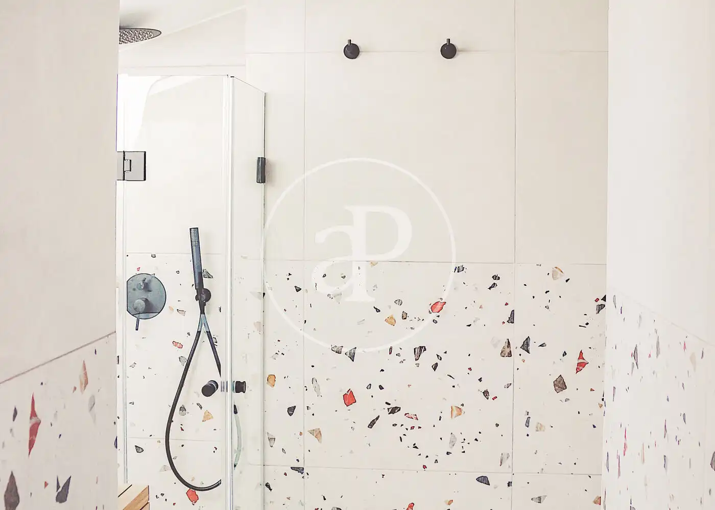 Bathroom of Flat for sale in Madrid  with Air Conditioner, Heating and Storage room