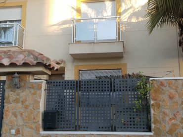 Casa aparellada en venda a PROFESOR JOSE HERNANDEZ SEVILLA