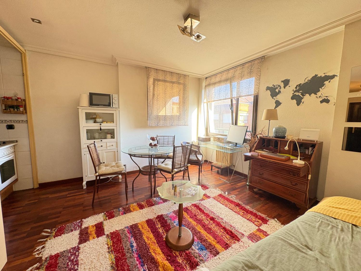 Living room of Flat for sale in Oviedo   with Heating, Parquet flooring and Storage room