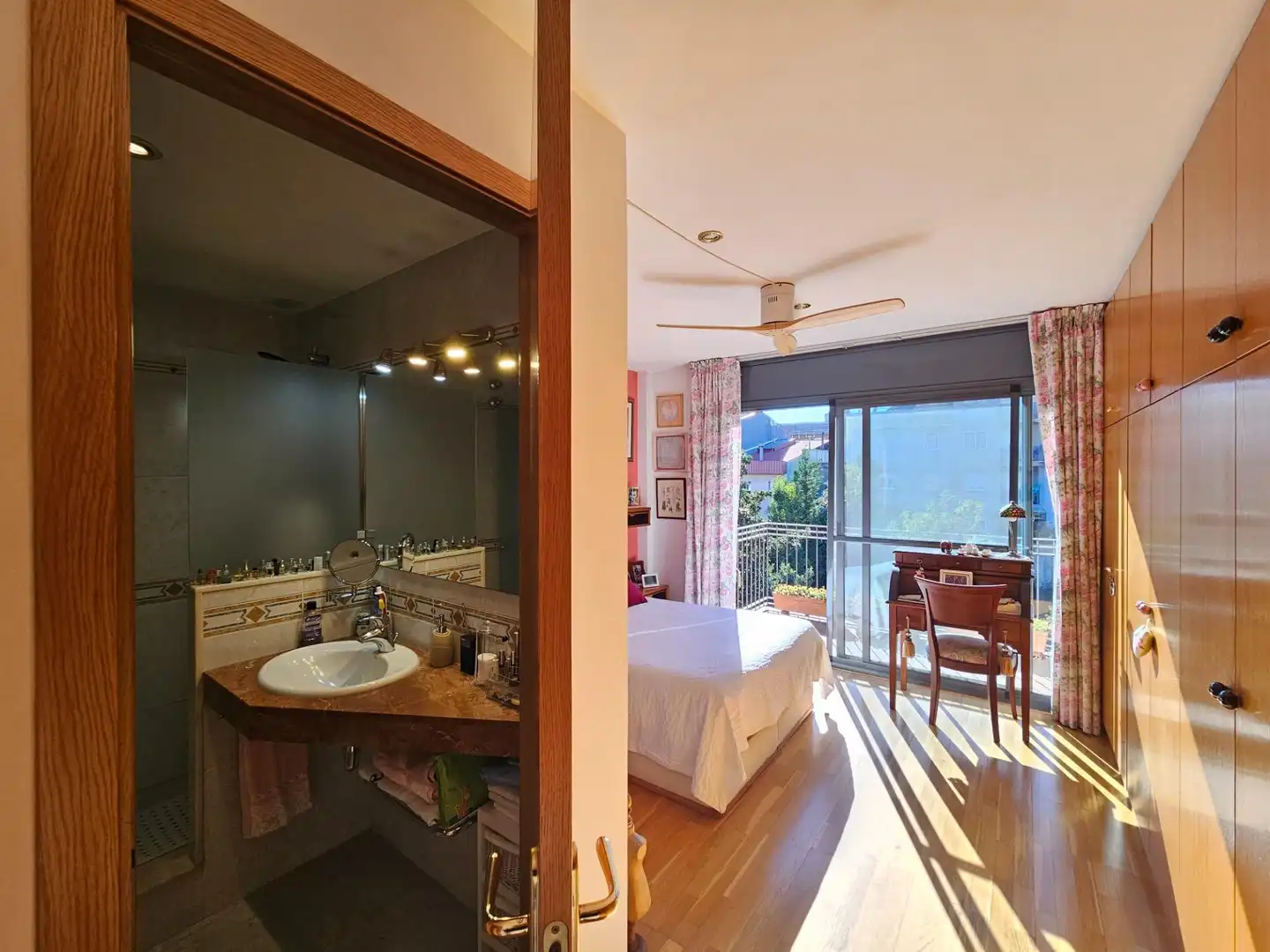 Habitación de Casa adosada en venta en Granollers