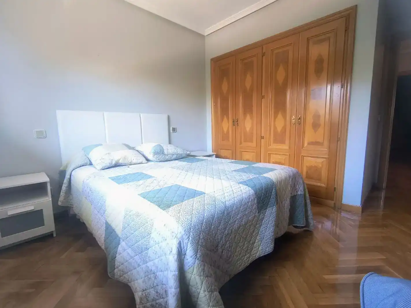 Schlafzimmer von Wohnung zur Miete in Pozuelo de Alarcón mit Klimaanlage, Privatgarten und Parkett