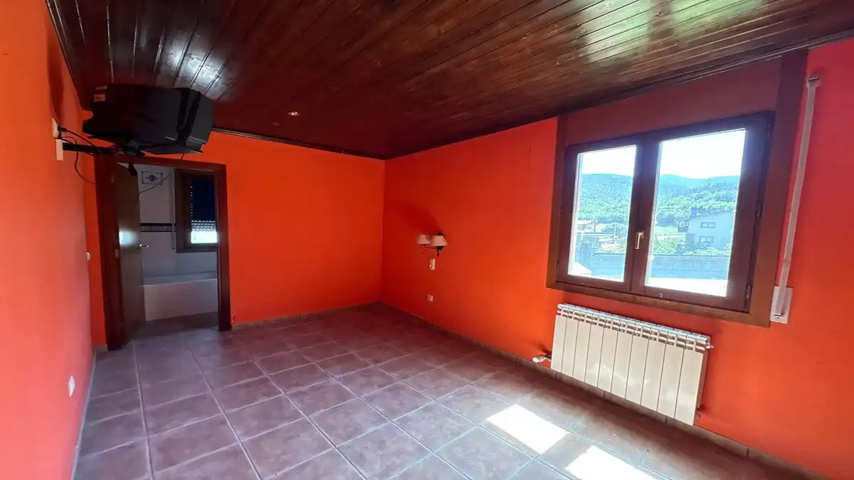 Comedor de Edificio en venta en Ribera d'Urgellet