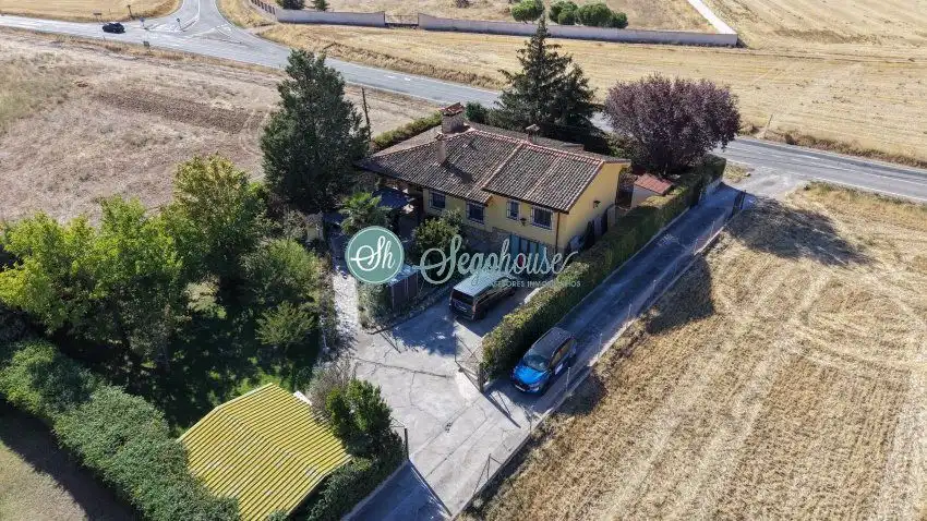 Detached house with garden for sale in Valverde del Majano, imagen 2