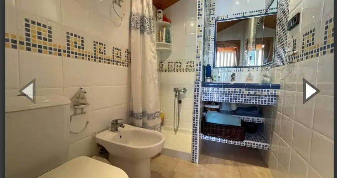 Baño de Casa adosada en venta en Pilar de la Horadada con Aire acondicionado, Calefacción y Jardín privado