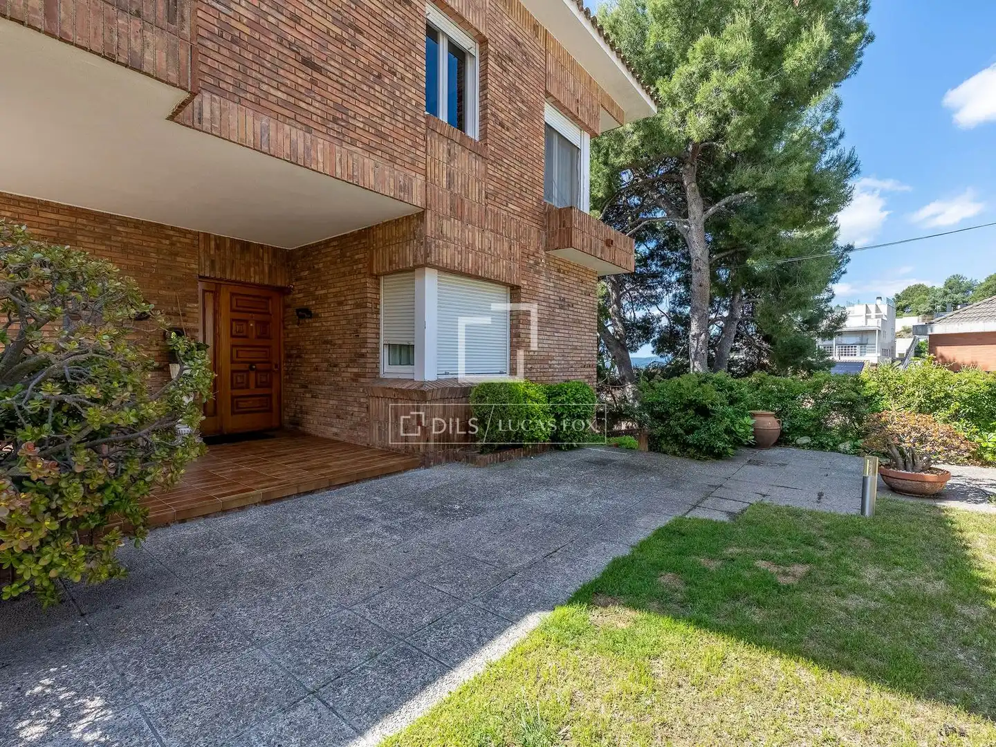 Exterior view of Houses for sale in Sant Just Desvern  with Air Conditioner, Private garden and Terrace