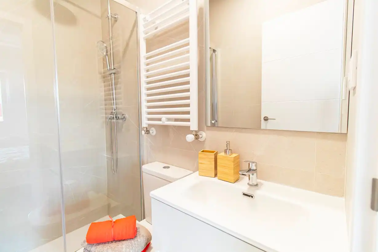 Baño de Piso de alquiler en Madrid con Aire acondicionado, Calefacción y Terraza