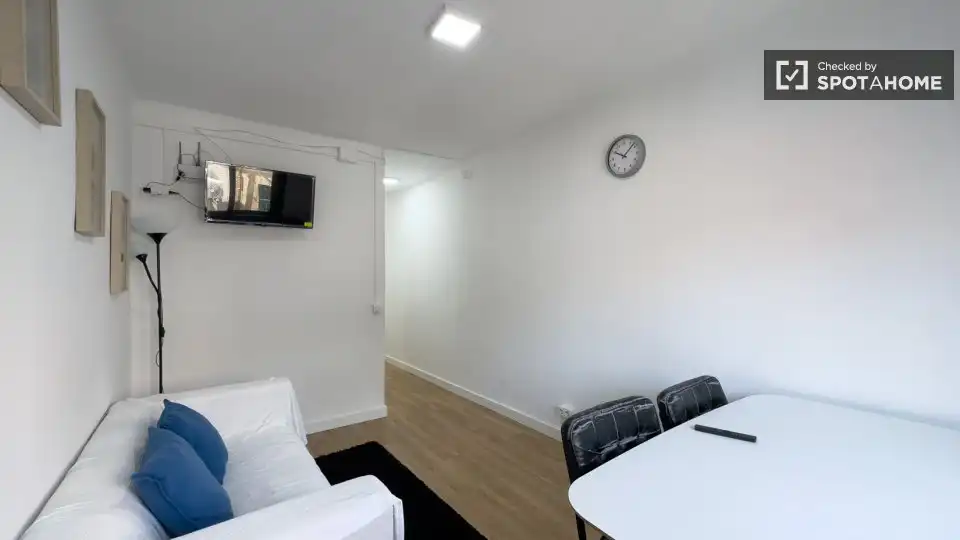 Flat for rent in L'Hospitalet de Llobregat  with Air Conditioner, Heating and Furnished