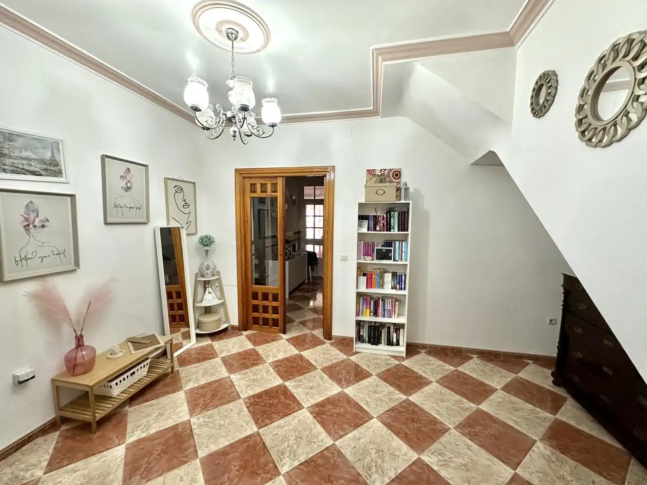 Ground floor for sale in Cuevas Bajas  with Private garden and Storage room