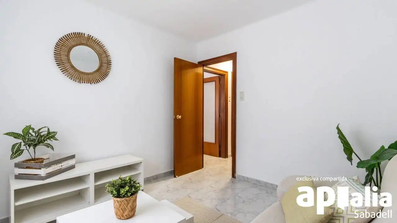 Flat for sale in Sabadell  with Heating