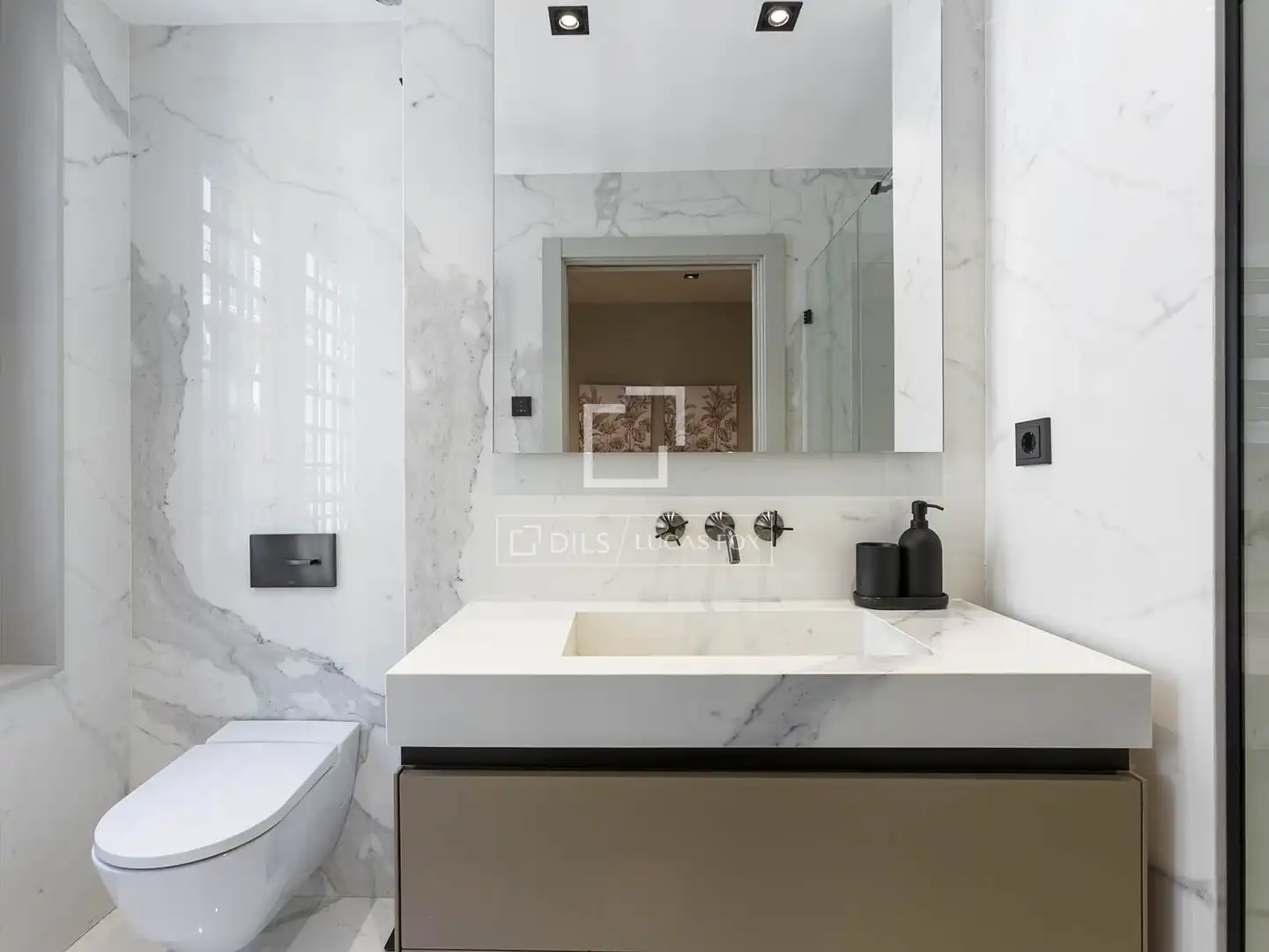 Bathroom of Flat for sale in Barcelona  with Air Conditioner, Heating and Parquet flooring
