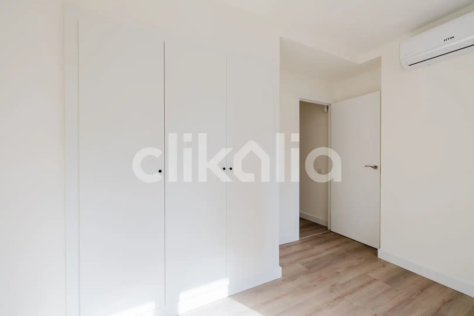 Bedroom of Flat for sale in Málaga  with Air Conditioner, Terrace and Balcony
